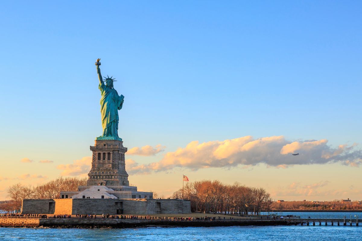 New York Simulated flight over New York City